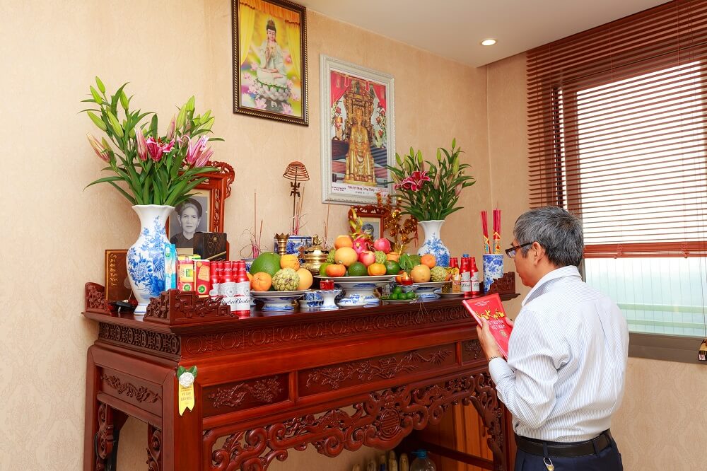 Lập bàn thờ vong cho người mới mất